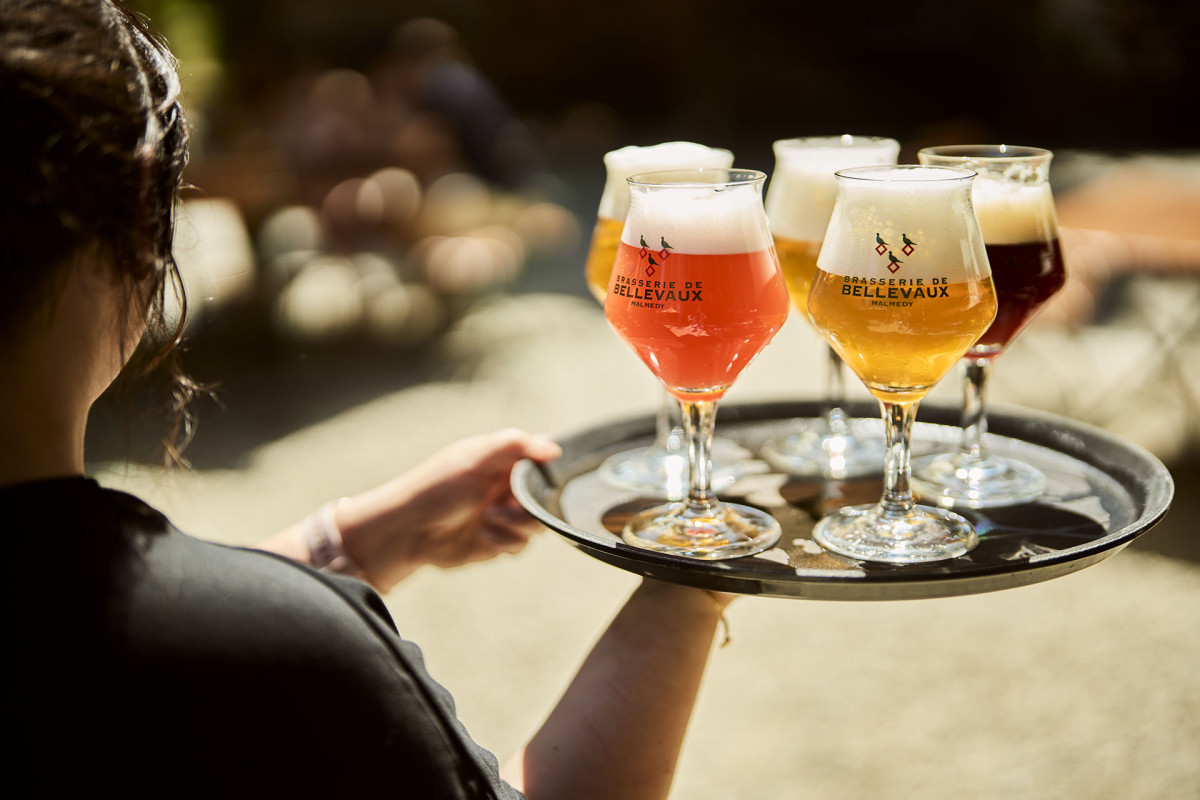 Brouwerij Bellevaux - Dienblad met verschillende soorten bier