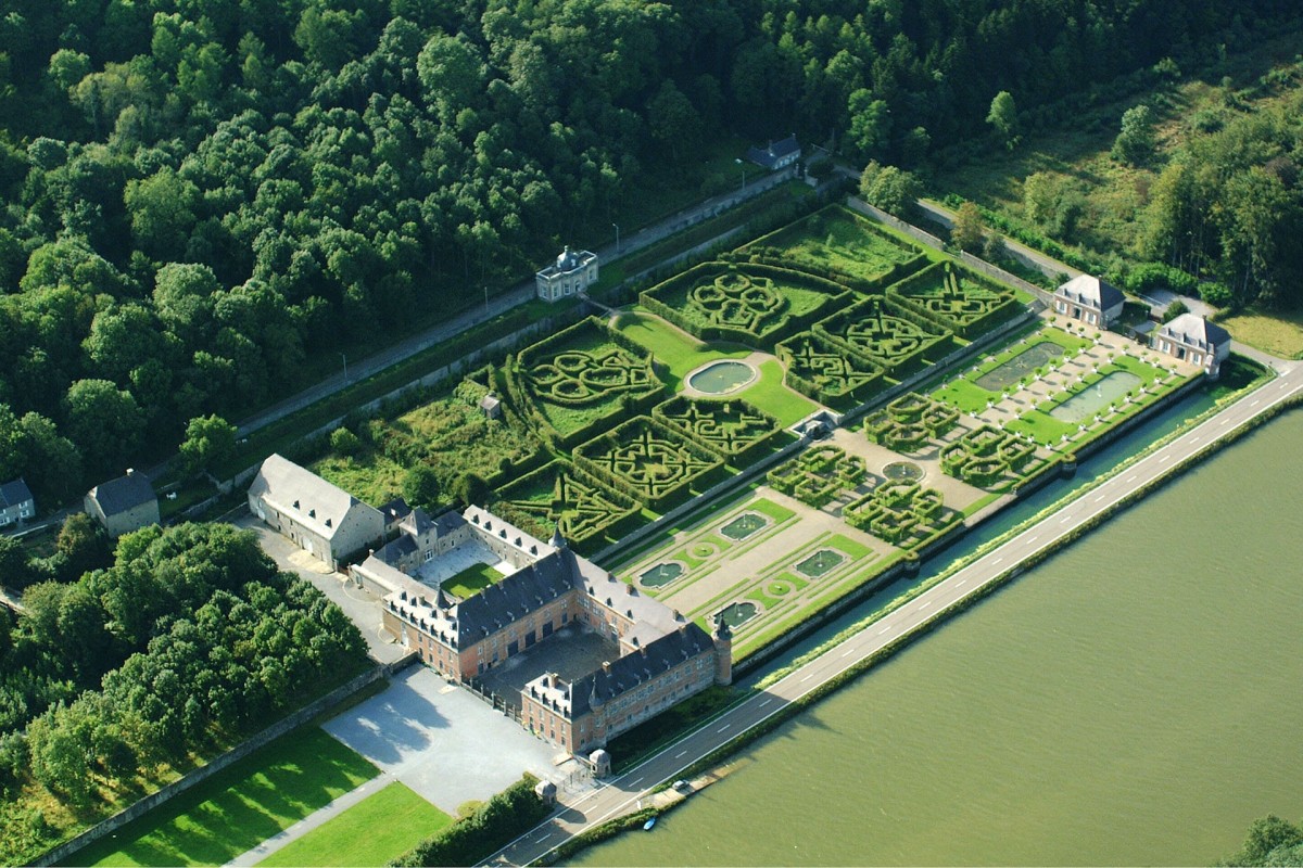 Schloss und Gärten von Freÿr